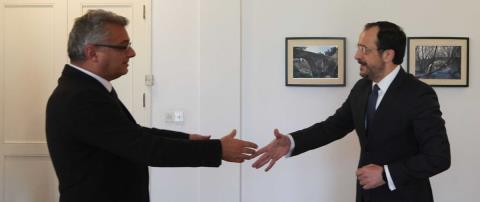 &laquo;&Psi;ή&phi;&omicron;&sigmaf; &epsilon;&mu;&pi;&iota;&sigma;&tau;&omicron;&sigma;ύ&nu;&eta;&sigmaf;&raquo; &kappa;&alpha;&iota; &alpha;&pi;ό &Epsilon;&rho;&chi;&iota;&omicron;&upsilon;&rho;&mu;ά&nu; &sigma;&tau;&omicron;&nu; &Gamma;&kappa;&omicron;&upsilon;&tau;έ&rho;&epsilon;&sigmaf; &mu;&epsilon; &phi;ό&nu;&tau;&omicron; &tau;&eta;&nu; &pi;&rho;ό&omicron;&delta;&omicron; &sigma;&epsilon; &Mu;&Omicron;&Epsilon;-&Tau;&iota; ά&phi;&eta;&sigma;&epsilon; &pi;ί&sigma;&omega; &tau;&eta;&sigmaf; &eta; &chi;&theta;&epsilon;&sigma;&iota;&nu;ή &sigma;&upsilon;&nu;ά&nu;&tau;&eta;&sigma;&eta; &tau;&omega;&nu; &delta;ύ&omicron; &eta;&gamma;&epsilon;&tau;ώ&nu;