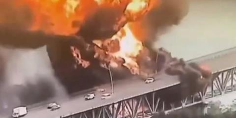 ΒΙΝΤΕΟ: Τεράστια έκρηξη και φωτιά στη «Γέφυρα της Αμερικής» πάνω από τη Διώρυγα του Παναμά