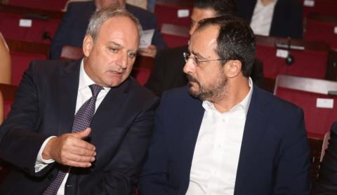 &Nu;έ&alpha; &epsilon;&pi;ί&theta;&epsilon;&sigma;&eta; &Alpha;&Kappa;&Epsilon;&Lambda; &sigma;&epsilon; &Pi;&rho;ό&epsilon;&delta;&rho;&omicron; &kappa;&alpha;&iota; &Epsilon;&iota;&sigma;&alpha;&gamma;&gamma;&epsilon;&lambda;ί&alpha;, &epsilon;&pi;&iota;&mu;έ&nu;&epsilon;&iota; &gamma;&iota;&alpha; &tau;&omicron; &mu;&alpha;ύ&rho;&omicron; &beta;&alpha;&nu;-&laquo;&Alpha;&pi;ό &pi;&omicron;ύ &kappa;&iota; &omega;&sigmaf; &pi;&omicron;ύ &eta; &sigma;&upsilon;&gamma;&kappa;ά&lambda;&upsilon;&psi;&eta; &sigma;&kappa;&alpha;&nu;&delta;ά&lambda;&omicron;&upsilon; &epsilon;ί&nu;&alpha;&iota; &delta;&eta;&mu;ό&sigma;&iota;&omicron; &sigma;&upsilon;&mu;&phi;έ&rho;&omicron;&nu;;&raquo;