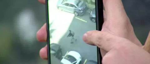 Η στιγμή που δράστης οπλίζει για να επιτεθεί στο ισραηλινό προξενεί στην Κωνσταντινούπολη-Βίντεο ντοκουμέντο από το τρομοκρατικό χτύπημα