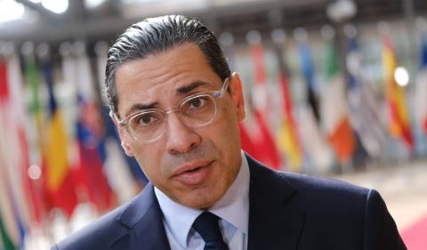 &Sigma;&upsilon;&nu;ά&nu;&tau;&eta;&sigma;&eta; &Kappa;ό&mu;&pi;&omicron;&upsilon; &mu;&epsilon; &tau;&omicron;&nu; &Sigma;&epsilon;ΐ&chi;&eta; &tau;&omicron;&upsilon; &Kappa;&alpha;&tau;ά&rho;-&Sigma;&tau;&omicron; &epsilon;&pi;ί&kappa;&epsilon;&nu;&tau;&rho;&omicron; &eta; &sigma;&tau;&rho;&alpha;&tau;&eta;&gamma;&iota;&kappa;ή &epsilon;&tau;&alpha;&iota;&rho;&iota;&kappa;ή &sigma;&chi;έ&sigma;&eta; &tau;&omega;&nu; &delta;ύ&omicron; &chi;&omega;&rho;ώ&nu;