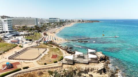 &Tau;&rho;&alpha;&gamma;&iota;&kappa;ή &eta; &kappa;&alpha;&tau;ά&sigma;&tau;&alpha;&sigma;&eta; &sigma;&epsilon; &Lambda;ά&rho;&nu;&alpha;&kappa;&alpha; &kappa;&alpha;&iota; &Alpha;&mu;&mu;ό&chi;&omega;&sigma;&tau;&omicron; &lambda;ό&gamma;&omega; &tau;&omicron;&upsilon; &pi;&omicron;&lambda;έ&mu;&omicron;&upsilon;, &epsilon;&lambda;ά&chi;&iota;&sigma;&tau;&epsilon;&sigmaf; &omicron;&iota; &kappa;&rho;&alpha;&tau;ή&sigma;&epsilon;&iota;&sigmaf;-&laquo;&Alpha;&pi;ό&lambda;&upsilon;&tau;&omicron; &mu;&eta;&delta;έ&nu;&raquo;