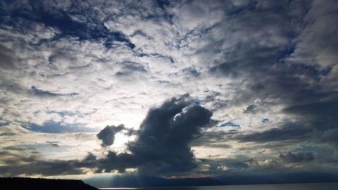 Η πρόγνωση του καιρού μέχρι και τη Δευτέρα του Πάσχα-Πότε αναμένονται βροχές και άνοδος της θερμοκρασίας