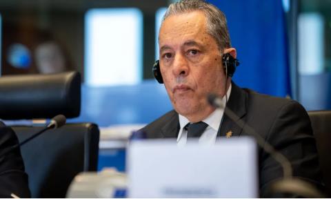 B. &Pi;ά&lambda;&mu;&alpha;&sigmaf;: &Pi;&rho;&omicron;&tau;&epsilon;&rho;&alpha;&iota;ό&tau;&eta;&tau;&alpha; &eta; &epsilon;&nu;ί&sigma;&chi;&upsilon;&sigma;&eta; &alpha;&mu;&upsilon;&nu;&tau;&iota;&kappa;ή&sigmaf; &epsilon;&tau;&omicron;&iota;&mu;ό&tau;&eta;&tau;&alpha;&sigmaf; &Epsilon;&Epsilon;, &epsilon;&gamma;&kappa;&rho;ί&theta;&eta;&kappa;&alpha;&nu; 17 &delta;&iota;&sigma;. &gamma;&iota;&alpha; &tau;&eta;&nu; ά&mu;&upsilon;&nu;&alpha; &Gamma;&alpha;&lambda;&lambda;ί&alpha;&sigmaf; &kappa;&alpha;&iota; &Tau;&sigma;&epsilon;&chi;ί&alpha;&sigmaf; &mu;έ&sigma;&omega; &tau;&omicron;&upsilon; SAFE