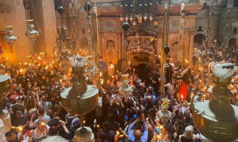 Ό&lambda;&alpha; έ&tau;&omicron;&iota;&mu;&alpha; &gamma;&iota;&alpha; &tau;&eta; &mu;&epsilon;&tau;&alpha;&phi;&omicron;&rho;ά &tau;&omicron;&upsilon; &Alpha;&gamma;ί&omicron;&upsilon; &Phi;&omega;&tau;ό&sigmaf; &sigma;&tau;&eta;&nu; &Epsilon;&lambda;&lambda;ά&delta;&alpha; &kappa;&alpha;&iota; &tau;&eta;&nu; &Kappa;ύ&pi;&rho;&omicron;-&Tau;&omicron; &pi;&lambda;ά&nu;&omicron; &pi;&omicron;&upsilon; έ&chi;&epsilon;&iota; &kappa;&alpha;&tau;&alpha;&rho;&tau;&iota;&sigma;&tau;&epsilon;ί