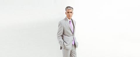 Ο Νίκος Ευαγγελάτος «προσγειώθηκε» στη… Σελήνη και κάρφωσε την ελληνική σημαία