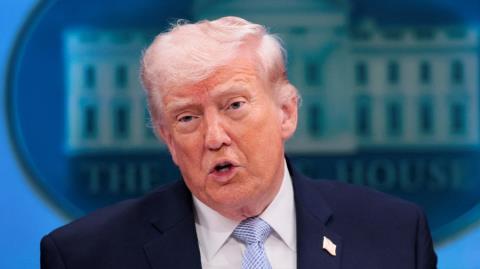 Απειλές Τραμπ για ναυτικό αποκλεισμό του Ιράν μετά το αδιέξοδο στις ειρηνευτικές συνομιλίες