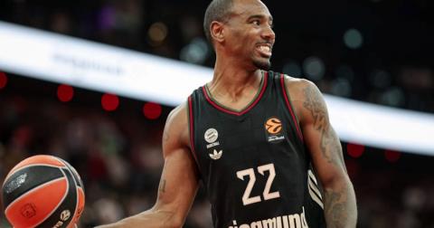 «Στη λίστα του Ολυμπιακού για αντί-Πίτερς ο Αϊζέια Μάικ»