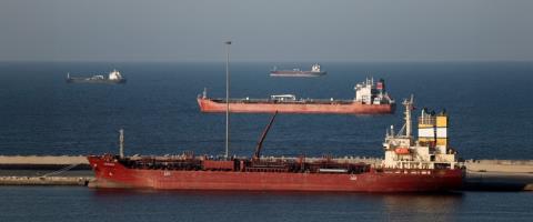 Τι φέρνει ένα μπλόκο από τις ΗΠΑ στα Στενά του Ορμούζ, ποιοι διέρχονται ακόμη και το οικονομικό πλήγμα για το Ιράν