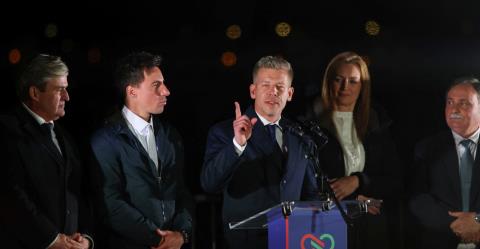 &Sigma;&epsilon; &alpha;&nu;&alpha;&mu;&mu;έ&nu;&alpha; &kappa;ά&rho;&beta;&omicron;&upsilon;&nu;&alpha; &eta; &Rho;&omega;&sigma;ί&alpha; &mu;&epsilon;&tau;ά &tau;&eta; &nu;ί&kappa;&eta; &Mu;ά&gamma;&iota;&alpha;&rho;-&laquo;&Theta;&alpha; &mu;&iota;&lambda;ή&sigma;&omicron;&upsilon;&mu;&epsilon; &alpha;&lambda;&lambda;ά &delta;&epsilon;&nu; &theta;&alpha; &gamma;ί&nu;&omicron;&upsilon;&mu;&epsilon; &phi;ί&lambda;&omicron;&iota;&raquo;