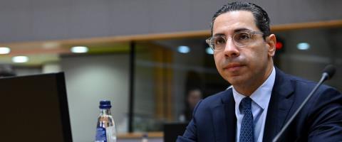 &Alpha;&pi;&omicron;&rho;&rho;ί&pi;&tau;&epsilon;&iota; &tau;&omicron;&upsilon;&sigmaf; &iota;&sigma;&chi;&upsilon;&rho;&iota;&sigma;&mu;&omicron;ύ&sigmaf; &Phi;&iota;&nu;&tau;ά&nu; &tau;&omicron; &Upsilon;&Pi;&Epsilon;&Xi;-&laquo;&Alpha;&pi;&omicron;&pi;&rho;&omicron;&sigma;&alpha;&nu;&alpha;&tau;&omicron;&lambda;&iota;&sigma;&tau;&iota;&kappa;έ&sigmaf; &delta;&eta;&lambda;ώ&sigma;&epsilon;&iota;&sigmaf; &kappa;&alpha;&iota;&nbsp;&iota;&sigma;&chi;&upsilon;&rho;&iota;&sigma;&mu;&omicron;ί &pi;&omicron;&upsilon; &epsilon;&xi;&upsilon;&pi;&eta;&rho;&epsilon;&tau;&omicron;ύ&nu; &alpha;&lambda;&lambda;ό&tau;&rho;&iota;&omicron;&upsilon;&sigmaf; &sigma;&kappa;&omicron;&pi;&omicron;ύ&sigmaf;&raquo;