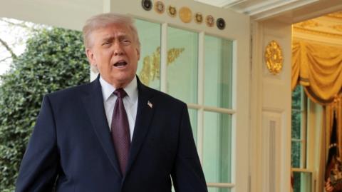 &Alpha;&phi;ή&nu;&epsilon;&iota; &alpha;&nu;&omicron;&iota;&kappa;&tau;ό &tau;&omicron; &epsilon;&nu;&delta;&epsilon;&chi;ό&mu;&epsilon;&nu;&omicron; &sigma;&upsilon;&nu;&omicron;&mu;&iota;&lambda;&iota;ώ&nu; &mu;&epsilon; &tau;&omicron; &Iota;&rho;ά&nu; &omicron; &Tau;&rho;&alpha;&mu;&pi;-&laquo;Ί&sigma;&omega;&sigmaf; &kappa;ά&tau;&iota; &nu;&alpha; &sigma;&upsilon;&mu;&beta;&epsilon;ί &sigma;&tau;&omicron; &Pi;&alpha;&kappa;&iota;&sigma;&tau;ά&nu; &tau;&iota;&sigmaf; &epsilon;&pi;ό&mu;&epsilon;&nu;&epsilon;&sigmaf; &delta;ύ&omicron; &eta;&mu;έ&rho;&epsilon;&sigmaf;&raquo;