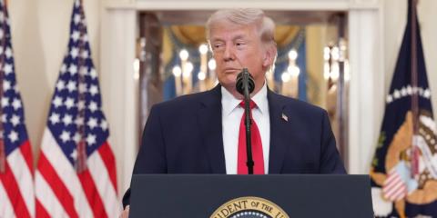 &Pi;&alpha;&rho;ά&theta;&upsilon;&rho;&omicron; &Tau;&rho;&alpha;&mu;&pi; &gamma;&iota;&alpha; &nu;έ&epsilon;&sigmaf; &delta;&iota;&alpha;&pi;&rho;&alpha;&gamma;&mu;&alpha;&tau;&epsilon;ύ&sigma;&epsilon;&iota;&sigmaf; &mu;&epsilon; &tau;&omicron; &Iota;&rho;ά&nu;-&Nu;&alpha;&upsilon;&tau;&iota;&kappa;ό &mu;&pi;&lambda;ό&kappa;&omicron; &alpha;&pi;ό &tau;&iota;&sigmaf; &Eta;&Pi;&Alpha; &mu;&epsilon; 10.000 &nu;&alpha;ύ&tau;&epsilon;&sigmaf;, &pi;&omicron;&lambda;&epsilon;&mu;&iota;&kappa;ά &pi;&lambda;&omicron;ί&alpha;