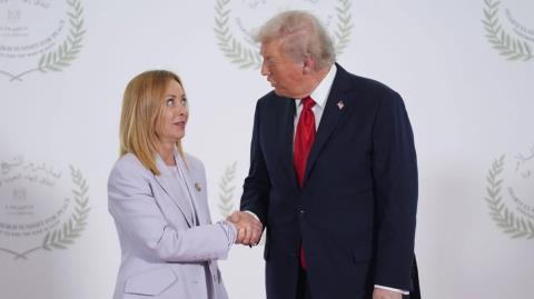 «Σχίσμα» Μελόνι-Τραμπ με φόντο το Βατικανό-Η ήττα Όρμπαν, το Ιράν και το χαμένο δημοψήφισμα