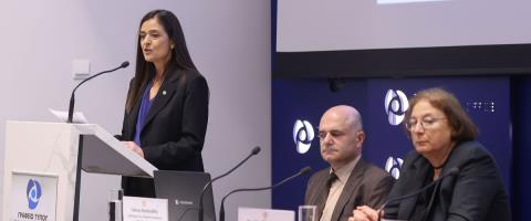 &Pi;&rho;&omicron;&sigmaf; &upsilon;&pi;&omicron;&gamma;&rho;&alpha;&phi;ή &eta; &mu;&epsilon;&lambda;έ&tau;&eta; &gamma;&iota;&alpha; &omicron;&rho;&theta;ή &sigma;&tau;&epsilon;&lambda;έ&chi;&omega;&sigma;&eta; &tau;&omega;&nu; &upsilon;&pi;&eta;&rho;&epsilon;&sigma;&iota;ώ&nu; &kappa;&omicron;&iota;&nu;&omega;&nu;&iota;&kappa;ή&sigmaf; &epsilon;&upsilon;&eta;&mu;&epsilon;&rho;ί&alpha;&sigmaf;-&laquo;Έ&nu;&alpha; &alpha;&pi;ό &tau;&alpha; &sigma;&eta;&mu;&alpha;&nu;&tau;&iota;&kappa;ό&tau;&epsilon;&rho;&alpha; έ&rho;&gamma;&alpha; &epsilon;&kappa;&sigma;&upsilon;&gamma;&chi;&rho;&omicron;&nu;&iota;&sigma;&mu;&omicron;ύ&raquo;