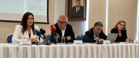 &Mu;&epsilon; &nu;έ&omicron; &pi;&lambda;&omicron;ί&omicron; &eta; &phi;&epsilon;&tau;&iota;&nu;ή &sigma;&epsilon;&zeta;ό&nu; &epsilon;&pi;&iota;&beta;&alpha;&tau;&iota;&kappa;ή&sigmaf; &sigma;ύ&nu;&delta;&epsilon;&sigma;&eta;&sigmaf; &Kappa;ύ&pi;&rho;&omicron;&upsilon; &kappa;&alpha;&iota; &Epsilon;&lambda;&lambda;ά&delta;&alpha;&sigmaf;-&Sigma;&tau;&iota;&sigmaf; 29 &Mu;&alpha;ΐ&omicron;&upsilon; &tau;&omicron; &pi;&rho;ώ&tau;&omicron; &sigma;&alpha;&lambda;&pi;ά&rho;&iota;&sigma;&mu;&alpha;