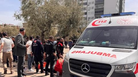 &Sigma;&upsilon;&nu;&epsilon;&lambda;ή&phi;&theta;&eta; &omicron; &pi;&alpha;&tau;έ&rho;&alpha;&sigmaf; &tau;&omicron;&upsilon; &phi;&epsilon;&rho;ό&mu;&epsilon;&nu;&omicron;&upsilon; &delta;&rho;ά&sigma;&tau;&eta; &tau;&eta;&sigmaf; &epsilon;&pi;ί&theta;&epsilon;&sigma;&eta;&sigmaf; &sigma;&epsilon; &sigma;&chi;&omicron;&lambda;&epsilon;ί&omicron; &tau;&eta;&sigmaf; &Tau;&omicron;&upsilon;&rho;&kappa;ί&alpha;&sigmaf;-&Tau;έ&sigma;&sigma;&epsilon;&rho;&iota;&sigmaf; &omicron;&iota; &nu;&epsilon;&kappa;&rho;&omicron;ί, &sigma;&tau;&omicron;&upsilon;&sigmaf; &epsilon;ί&kappa;&omicron;&sigma;&iota; &omicron;&iota; &tau;&rho;&alpha;&upsilon;&mu;&alpha;&tau;ί&epsilon;&sigmaf;