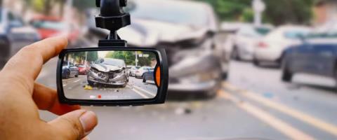 &Nu;ό&mu;&iota;&mu;&epsilon;&sigmaf; &omicron;&iota; dashcams &sigma;&epsilon; &iota;&delta;&iota;&omega;&tau;&iota;&kappa;ά &kappa;&alpha;&iota; &epsilon;&pi;&alpha;&gamma;&gamma;&epsilon;&lambda;&mu;&alpha;&tau;&iota;&kappa;ά &omicron;&chi;ή&mu;&alpha;&tau;&alpha;-Ά&nu;&alpha;&psi;&epsilon; &pi;&rho;ά&sigma;&iota;&nu;&omicron; &sigma;&tau;&eta;&nu; &pi;&rho;ό&tau;&alpha;&sigma;&eta; &nu;ό&mu;&omicron;&upsilon; &eta; &Omicron;&lambda;&omicron;&mu;έ&lambda;&epsilon;&iota;&alpha; &tau;&eta;&sigmaf; &Beta;&omicron;&upsilon;&lambda;ή&sigmaf;