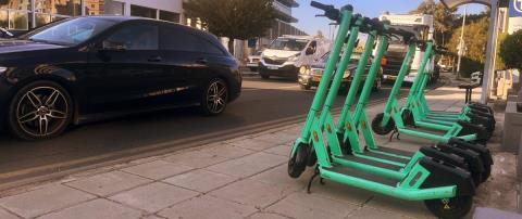 Απορρίφθηκε η καθολική απαγόρευση των scooter, ψηφίστηκαν οι προτάσεις Παπαδούρη και Τσιρίδου-Αυστηροποείται η νομοθεσία, τι αλλάζει