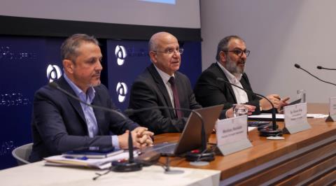 &Sigma;&tau;&iota;&sigmaf; 6 &Mu;&alpha;ΐ&omicron;&upsilon; &eta; &upsilon;&pi;&omicron;&beta;&omicron;&lambda;ή &upsilon;&pi;&omicron;&psi;&eta;&phi;&iota;&omicron;&tau;ή&tau;&omega;&nu; &gamma;&iota;&alpha; &Beta;&omicron;&upsilon;&lambda;&epsilon;&upsilon;&tau;&iota;&kappa;έ&sigmaf; &Epsilon;&kappa;&lambda;&omicron;&gamma;έ&sigmaf;-&Pi;ά&nu;&omega; &alpha;&pi;ό 1,000 &epsilon;&kappa;&lambda;&omicron;&gamma;&iota;&kappa;ά &kappa;έ&nu;&tau;&rho;&alpha; &theta;&alpha; &lambda;&epsilon;&iota;&tau;&omicron;&upsilon;&rho;&gamma;ή&sigma;&omicron;&upsilon;&nu; &tau;&omicron; &Mu;ά&iota;&omicron;