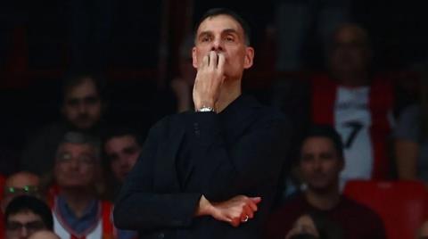 «Ο Χολ ήταν εξαιρετικός και ζήτησε αλλαγή για να κάνει ο Μιλουτίνοβ τα ριμπάουντ που έπρεπε, ήταν συγκινητικό»