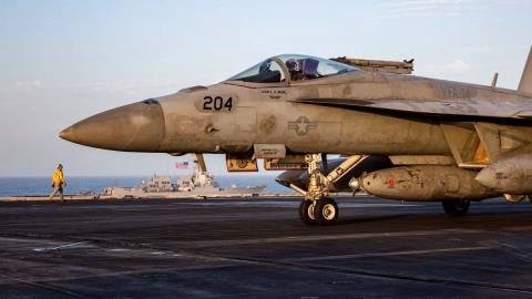 &Pi;ά&nu;&omega; &alpha;&pi;ό 10.000 &Alpha;&mu;&epsilon;&rho;&iota;&kappa;&alpha;&nu;&omicron;ί &sigma;&tau;&rho;&alpha;&tau;&iota;ώ&tau;&epsilon;&sigmaf; &epsilon;&pi;&iota;&beta;ά&lambda;&lambda;&omicron;&upsilon;&nu; &tau;&omicron;&nu; &alpha;&pi;&omicron;&kappa;&lambda;&epsilon;&iota;&sigma;&mu;ό &tau;&omicron;&upsilon; &Iota;&rho;ά&nu;