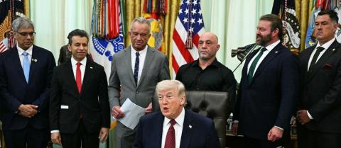 &Tau;&rho;&alpha;&mu;&pi; &gamma;&iota;&alpha; &Iota;&rho;ά&nu;: &Pi;ή&gamma;&alpha;&nu; &nu;&alpha; &pi;&alpha;ί&xi;&omicron;&upsilon;&nu; &pi;&alpha;&iota;&chi;&nu;ί&delta;&iota;&alpha;, &omicron;&iota; &sigma;&upsilon;&nu;&omicron;&mu;&iota;&lambda;ί&epsilon;&sigmaf; &epsilon;&xi;&epsilon;&lambda;ί&sigma;&sigma;&omicron;&nu;&tau;&alpha;&iota; &theta;&epsilon;&tau;&iota;&kappa;ά. &Delta;&epsilon;&nu; &mu;&pi;&omicron;&rho;&omicron;ύ&nu; &nu;&alpha; &mu;&alpha;&sigmaf; &epsilon;&kappa;&beta;&iota;ά&sigma;&omicron;&upsilon;&nu; &mu;&epsilon; &tau;&alpha; &Sigma;&tau;&epsilon;&nu;ά &tau;&omicron;&upsilon; &Omicron;&rho;&mu;&omicron;ύ&zeta;