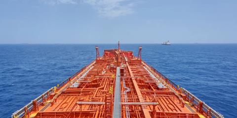 WSJ: &Omicron; &Tau;&rho;&alpha;&mu;&pi; &epsilon;&tau;&omicron;&iota;&mu;ά&zeta;&epsilon;&tau;&alpha;&iota; &nu;&alpha; &sigma;&tau;&epsilon;ί&lambda;&epsilon;&iota; &sigma;&tau;&rho;&alpha;&tau;ό &gamma;&iota;&alpha; &nu;&alpha; &kappa;ά&nu;&epsilon;&iota; &rho;&epsilon;&sigma;ά&lambda;&tau;&omicron; &sigma;&epsilon; &iota;&rho;&alpha;&nu;&iota;&kappa;ά &pi;&epsilon;&tau;&rho;&epsilon;&lambda;&alpha;&iota;&omicron;&phi;ό&rho;&alpha; &pi;&omicron;&upsilon; &beta;&rho;ί&sigma;&kappa;&omicron;&nu;&tau;&alpha;&iota; &sigma;&epsilon; &delta;&iota;&epsilon;&theta;&nu;ή ύ&delta;&alpha;&tau;&alpha;