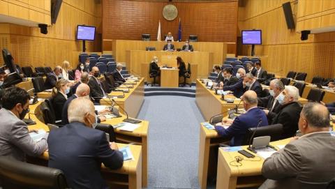 &Tau;&rho;&epsilon;&iota;&sigmaf; &alpha;&nu;&alpha;&pi;&omicron;&mu;&pi;έ&sigmaf; &Nu;ό&mu;&omega;&nu; &epsilon;&nu;ώ&pi;&iota;&omicron;&nu; &tau;&eta;&sigmaf; &tau;&epsilon;&lambda;&epsilon;&upsilon;&tau;&alpha;ί&alpha;&sigmaf; &Omicron;&lambda;&omicron;&mu;έ&lambda;&epsilon;&iota;&alpha;&sigmaf; &tau;&eta;&sigmaf; &Beta;&omicron;&upsilon;&lambda;ή&sigmaf;-&Sigma;&tau;&eta;&nu; &alpha;&tau;&zeta;έ&nu;&tau;&alpha; &kappa;&alpha;&iota; &tau;&omicron; &nu;&omicron;&mu;&omicron;&sigma;&chi;έ&delta;&iota;&omicron; &gamma;&iota;&alpha; &tau;&eta; &mu;&epsilon;&tau;&alpha;&nu;ά&sigma;&tau;&epsilon;&upsilon;&sigma;&eta; &kappa;&alpha;&iota; &tau;&omicron; ά&sigma;&upsilon;&lambda;&omicron;