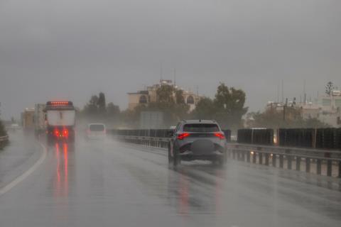 &Pi;&lambda;&eta;&sigma;&iota;ά&zeta;&epsilon;&iota; &omicron; &Mu;ά&iota;&omicron;&sigmaf; &alpha;&lambda;&lambda;ά &sigma;&upsilon;&nu;&epsilon;&chi;ί&zeta;&epsilon;&tau;&alpha;&iota; &tau;&omicron; &chi;&epsilon;&iota;&mu;&omega;&nu;&iota;ά&tau;&iota;&kappa;&omicron; &sigma;&kappa;&eta;&nu;&iota;&kappa;ό &tau;&omicron;&upsilon; &kappa;&alpha;&iota;&rho;&omicron;ύ-&Beta;&rho;&omicron;&chi;έ&sigmaf; &mu;έ&chi;&rho;&iota; &tau;&eta;&nu; &Pi;έ&mu;&pi;&tau;&eta;
