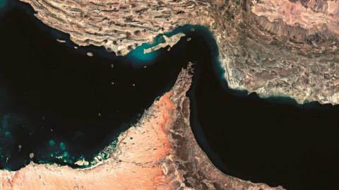 «Εκκενώστε το μηχανοστάσιο, ετοιμαζόμαστε για πυρά ακινητοποίησης»-Η στιγμή της ανακοπής πλοίου από ΗΠΑ, υπόσχεται αντίποινα το Ιράν