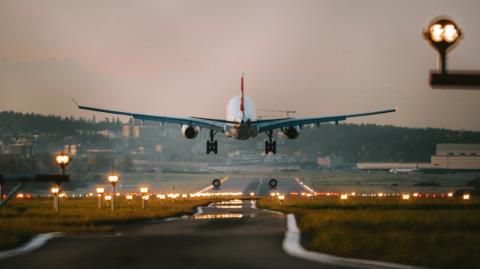 &Alpha;&pi;&alpha;&nu;&tau;ά &gamma;&iota;&alpha; &tau;&iota;&sigmaf; &alpha;&epsilon;&rho;&omicron;&mu;&epsilon;&tau;&alpha;&phi;&omicron;&rho;έ&sigmaf; &eta; &Kappa;&omicron;&mu;&iota;&sigma;&iota;ό&nu;-&laquo;&Delta;&epsilon;&nu; &upsilon;&pi;ά&rho;&chi;&omicron;&upsilon;&nu; &epsilon;&lambda;&lambda;&epsilon;ί&psi;&epsilon;&iota;&sigmaf; &kappa;&alpha;&upsilon;&sigma;ί&mu;&omega;&nu;, &alpha;ύ&rho;&iota;&omicron; &eta; έ&kappa;&tau;&alpha;&kappa;&tau;&eta; &tau;&eta;&lambda;&epsilon;&delta;&iota;ά&sigma;&kappa;&epsilon;&psi;&eta; &upsilon;&pi;. &Mu;&epsilon;&tau;&alpha;&phi;&omicron;&rho;ώ&nu; &upsilon;&pi;ό &tau;&eta;&nu; &Kappa;&upsilon;&pi;&rho;&iota;&alpha;&kappa;ή &Pi;&rho;&omicron;&epsilon;