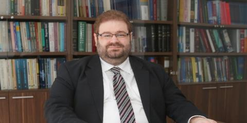 &Alpha;. &Alpha;&mu;&iota;&lambda;&iota;&alpha;&nu;ί&delta;&eta;&sigmaf; &gamma;&iota;&alpha; &upsilon;&pi;ό&theta;&epsilon;&sigma;&eta; &Sigma;ά&nu;&tau;&eta;&sigmaf;: &Eta; &kappa;ά&theta;&omicron;&delta;&omicron;&sigmaf; &alpha;&lambda;&lambda;&omicron;&delta;&alpha;&pi;ή&sigmaf; &alpha;&nu;&alpha;&kappa;&rho;&iota;&tau;&iota;&kappa;ή&sigmaf; &upsilon;&pi;&eta;&rho;&epsilon;&sigma;ί&alpha;&sigmaf; &pi;&rho;έ&pi;&epsilon;&iota; &nu;&alpha; &pi;&rho;&omicron;&beta;&lambda;&eta;&mu;&alpha;&tau;ί&sigma;&epsilon;&iota;, &theta;&alpha; &mu;&pi;&omicron;&rho;&omicron;ύ&sigma;&epsilon; &nu;&alpha; &delta;&iota;&omicron;&rho;&iota;&sigma;&tau;&epsilon;ί &alpha;&nu;&epsilon;