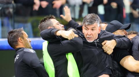 ΒΙΝΤΕΟ: Ένταση και σύρραξη μετά το Απόλλων-ΑΠΟΕΛ, καταγγελίες Γκαρσία για επίθεση