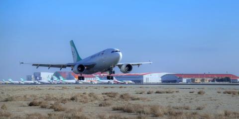 Ξεκίνησαν οι διεθνείς πτήσεις από το αεροδρόμιο της Τεχεράνης για πρώτη φορά μετά τον πόλεμο-Σε αδιέξοδο οι συνομιλίες