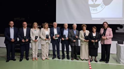 &Alpha;. &Mu;&iota;&chi;&alpha;&eta;&lambda;ί&delta;&omicron;&upsilon;: &Omicron;&iota;&kappa;&omicron;&delta;&omicron;&mu;&omicron;ύ&mu;&epsilon; έ&nu;&alpha; &alpha;&nu;&omicron;&iota;&chi;&tau;ό &kappa;&alpha;&iota; &delta;ί&kappa;&alpha;&iota;&omicron; &sigma;&chi;&omicron;&lambda;&epsilon;ί&omicron;