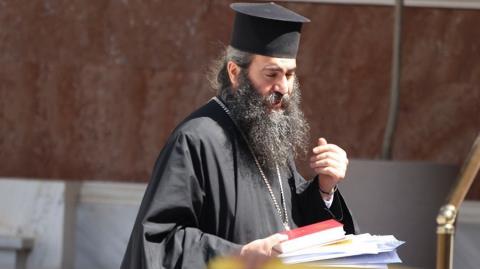 Έ&kappa;&kappa;&lambda;&eta;&sigma;&eta; &Alpha;&rho;&chi;&iota;&epsilon;&pi;&iota;&sigma;&kappa;&omicron;&pi;ή&sigmaf; &gamma;&iota;&alpha; &nu;&eta;&phi;&alpha;&lambda;&iota;ό&tau;&eta;&tau;&alpha; &mu;&epsilon;&tau;ά &tau;&omicron; &epsilon;&pi;&epsilon;&iota;&sigma;ό&delta;&iota;&omicron; &Tau;&upsilon;&chi;&iota;&kappa;&omicron;ύ &kappa;&alpha;&iota; &iota;&epsilon;&rho;έ&alpha; &sigma;&tau;&eta;&nu; &Pi;ά&phi;&omicron;-&laquo;&Tau;έ&tau;&omicron;&iota;&alpha; &pi;&epsilon;&rho;&iota;&sigma;&tau;&alpha;&tau;&iota;&kappa;ά &pi;&rho;&omicron;&kappa;&alpha;&lambda;&omicron;ύ&nu; &mu;ό&nu;&omicron; &theta;&lambda;ί&psi;&eta;&raquo;