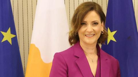 &Pi;&rho;&omicron;ή&chi;&theta;&eta; &sigma;&tau;&eta;&nu; &theta;έ&sigma;&eta; &tau;&omicron;&upsilon; &Pi;&rho;έ&sigma;&beta;&eta; &eta; &Phi;&iota;&lambda;ί&pi;&pi;&alpha; &Kappa;&alpha;&rho;&sigma;&epsilon;&rho;ά-&Omicron;&iota; ά&lambda;&lambda;&omicron;&iota; &tau;&rho;&epsilon;&iota;&sigmaf; &pi;&omicron;&upsilon; &beta;&rho;ί&sigma;&kappa;&omicron;&nu;&tau;&alpha;&iota; &sigma;&tau;&eta; &lambda;ί&sigma;&tau;&alpha; &tau;&omega;&nu; &delta;&iota;&omicron;&rho;&iota;&sigma;&mu;ώ&nu;