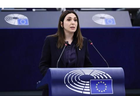 &Mu;. &Rho;&alpha;&omicron;&upsilon;&nu;ά &sigma;&tau;&omicron; &Epsilon;&upsilon;&rho;&omega;&kappa;&omicron;&iota;&nu;&omicron;&beta;&omicron;ύ&lambda;&iota;&omicron;: &Eta; &Kappa;&upsilon;&pi;&rho;&iota;&alpha;&kappa;ή &Pi;&rho;&omicron;&epsilon;&delta;&rho;ί&alpha; &sigma;&tau;&eta;&rho;ί&zeta;&epsilon;&iota; &tau;&eta;&nu; &epsilon;&mu;&beta;ά&theta;&upsilon;&nu;&sigma;&eta; &tau;&omega;&nu; &sigma;&chi;έ&sigma;&epsilon;&omega;&nu; &Epsilon;&Epsilon;-&Alpha;&rho;&mu;&epsilon;&nu;ί&alpha;&sigmaf;