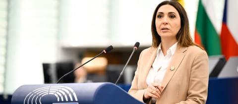 &Alpha;&nu;έ&delta;&epsilon;&iota;&xi;&epsilon; &tau;&eta; &sigma;&tau;ή&rho;&iota;&xi;&eta; &tau;&eta;&sigmaf; &Kappa;&upsilon;&pi;&rho;&iota;&alpha;&kappa;ή&sigmaf; &Pi;&rho;&omicron;&epsilon;&delta;&rho;ί&alpha;&sigmaf; &sigma;&tau;&eta;&nu; &Omicron;&upsilon;&kappa;&rho;&alpha;&nu;ί&alpha; &eta; &Rho;&alpha;&omicron;&upsilon;&nu;ά-&laquo;&Alpha;&pi;&omicron;&tau;&epsilon;&lambda;&epsilon;ί &beta;&alpha;&sigma;&iota;&kappa;ή &pi;&rho;&omicron;&tau;&epsilon;&rho;&alpha;&iota;ό&tau;&eta;&tau;&alpha;&raquo;