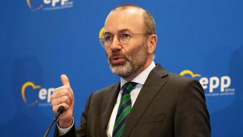 &Sigma;&tau;&eta;&rho;ί&zeta;&epsilon;&iota; &Chi;&rho;&iota;&sigma;&tau;&omicron;&delta;&omicron;&upsilon;&lambda;ί&delta;&eta; &gamma;&iota;&alpha; &tau;&omicron; ά&rho;&theta;&rho;&omicron; 42.7 &omicron; &Mu;ά&nu;&phi;&rho;&epsilon;&nu;&tau; &Beta;έ&mu;&pi;&epsilon;&rho;-&laquo;&Eta; &Epsilon;&upsilon;&rho;ώ&pi;&eta; &pi;&rho;έ&pi;&epsilon;&iota; &nu;&alpha; &delta;ώ&sigma;&epsilon;&iota; &mu;&iota;&alpha; &alpha;&pi;ά&nu;&tau;&eta;&sigma;&eta;, &theta;έ&lambda;&omicron;&upsilon;&mu;&epsilon; &nu;&alpha; &kappa;ά&nu;&omicron;&upsilon;&mu;&epsilon; &tau;ώ&rho;&alpha; &tau;&omicron; &epsilon;&pi;ό&mu;