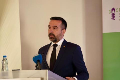 &Nu;. &Iota;&omega;&alpha;&nu;&nu;ί&delta;&eta;&sigmaf;: &Kappa;&epsilon;&phi;&alpha;&lambda;&alpha;&iota;ώ&delta;&omicron;&upsilon;&sigmaf; &sigma;&eta;&mu;&alpha;&sigma;ί&alpha;&sigmaf; &eta; &sigma;&tau;&rho;&alpha;&tau;&eta;&gamma;&iota;&kappa;ή έ&nu;&tau;&alpha;&xi;&eta;&sigmaf; &mu;&epsilon;&tau;&alpha;&nu;&alpha;&sigma;&tau;ώ&nu;