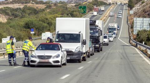 Έκλεισαν δύο λωρίδες στον αυτοκινητόδρομο Λάρνακας-Λευκωσίας λόγω βλάβης σε αγωγό νερού
