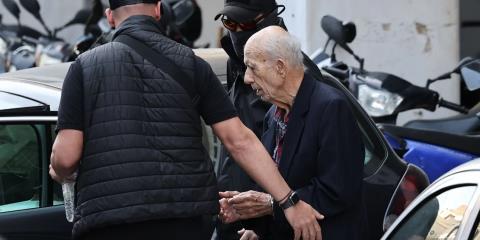 Ενοχλημένος με την κόρη του ο 89χρονος που άνοιξε πυρ σε ΕΦΚΑ και Πρωτοδικείο-«Είναι απούσα»