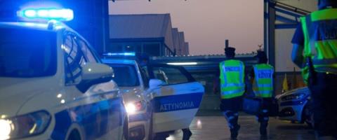 Μαχαιρώματα μετά από τροχαίο στο Παραλίμνι-Προσέκρουσε σε όχημα και επιτέθηκε σε 46χρονο που είδε το ατύχημα, χειροπέδες σε 27χρονο