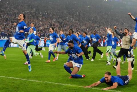 Η Σάλκε μετά από τρία χρόνια επιστρέφει στην Bundesliga