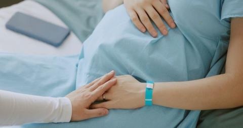 Την παγκόσμια έλλειψη σχεδόν ενός εκατομμυρίου μαιών ανακοίνωσε ο ΠΑΣΥΝΜ