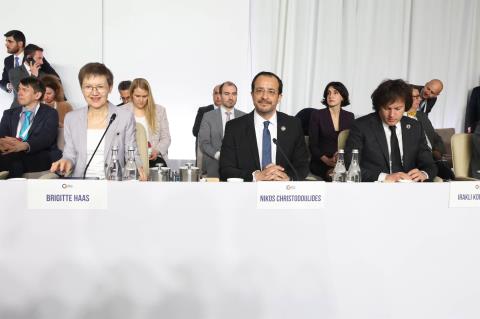 Με συνάντηση «κρατών πυρήνα» για Μολδαβία ολοκλήρωσε τις επαφές στην Αρμενία ο Πρόεδρος