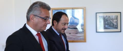 &Delta;ύ&omicron; ώ&rho;&epsilon;&sigmaf; &eta; &sigma;&upsilon;&nu;ά&nu;&tau;&eta;&sigma;&eta; &mu;&epsilon; &Tau;&omicron;&upsilon;&phi;ά&nu; &Epsilon;&rho;&chi;&iota;&omicron;&upsilon;&rho;&mu;ά&nu;-&Sigma;&tau;&omicron; &Pi;&rho;&omicron;&epsilon;&delta;&rho;&iota;&kappa;ό &gamma;&iota;&alpha; &delta;&eta;&lambda;ώ&sigma;&epsilon;&iota;&sigmaf; &omicron; &Nu;ί&kappa;&omicron;&sigmaf; &Chi;&rho;&iota;&sigma;&tau;&omicron;&delta;&omicron;&upsilon;&lambda;ί&delta;&eta;&sigmaf;
