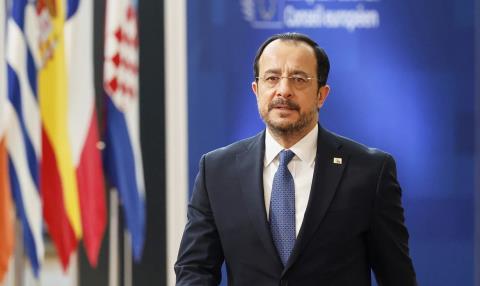 &Sigma;&tau;&eta; &Mu;&omicron;&lambda;&delta;&alpha;&beta;ί&alpha; &gamma;&iota;&alpha; &tau;&eta;&nu; &pi;&rho;ώ&tau;&eta; &epsilon;&pi;ί&sigma;&eta;&mu;&eta; &epsilon;&pi;ί&sigma;&kappa;&epsilon;&psi;&eta; &Pi;&rho;&omicron;έ&delta;&rho;&omicron;&upsilon; &tau;&eta;&sigmaf; &Delta;&eta;&mu;&omicron;&kappa;&rho;&alpha;&tau;ί&alpha;&sigmaf; &omicron; &Nu;ί&kappa;&omicron;&sigmaf; &Chi;&rho;&iota;&sigma;&tau;&omicron;&delta;&omicron;&upsilon;&lambda;ί&delta;&eta;&sigmaf;